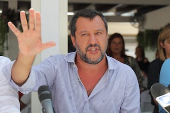 Un momento della conferenza stampa del vice premier e ministro dell'Interno Matteo Salvini al Papeete beach di Milano Marittima, 1 agosto 2019. ANSA/FABRIZIO ZANI