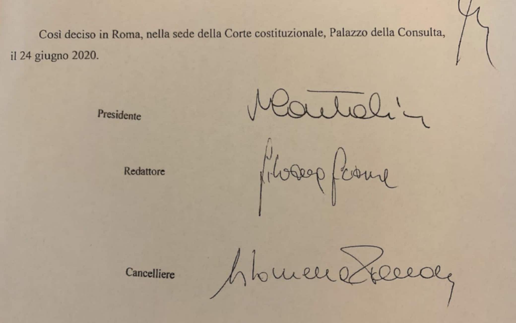 Consulta, storica firma tre donne