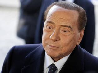 Coronavirus, Berlusconi: "Non ho più febbre né dolori"