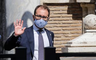 Il ministro della Giustizia, Alfonso Bonafede, esce dal Senato dopo aver partecipato al question time, Roma, 9 luglio 2020. ANSA/FABIO FRUSTACI