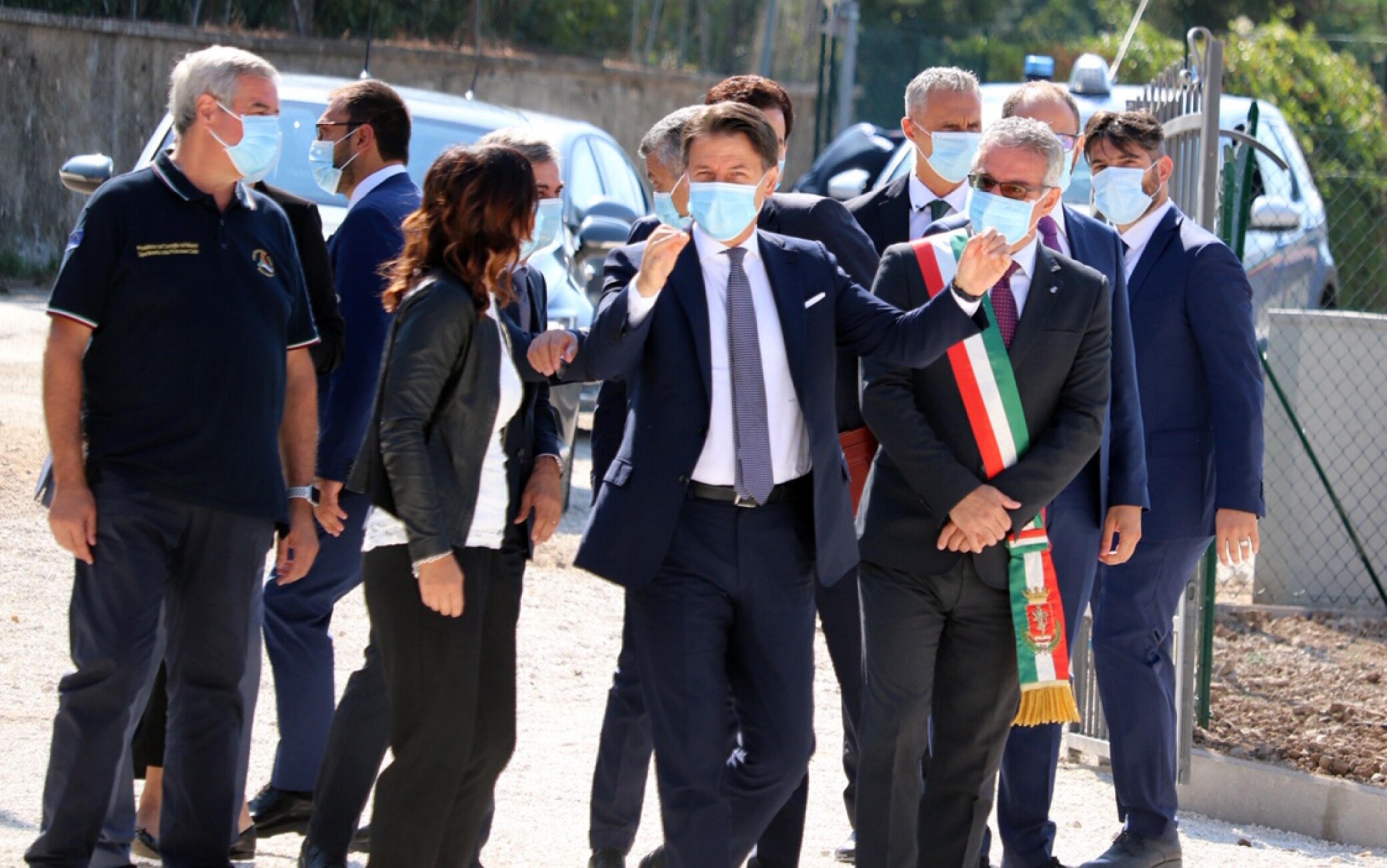 Il premier Conte in visita alla scuola di Norcia giuseppe conte scuola norcia