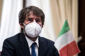 Riapertura stadi, Franceschini: "Lo stesso valga per i concerti"
