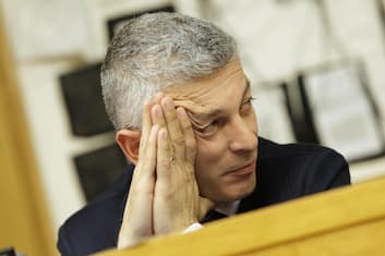 Nicola Morra: "Se dai fastidio alla mafia vieni infangato"