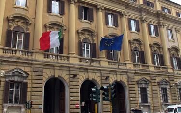 Fisco, lotta a evasione e meno tasse: le ipotesi sulla ricetta Draghi