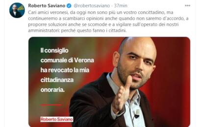 Verona, il consiglio comunale revoca cittadinanza onoraria a Saviano