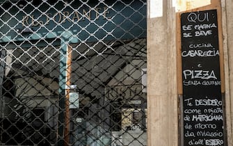 Un ristorante chiuso all'ora di pranzo a piazza Navona, Roma, 27 ottobre 2020. ANSA/ALESSANDRO DI MEO