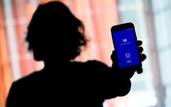 Al via le iscrizioni al programma Cashback sulla app Io: e' stata rilasciata dagli app store la versione aggiornata con l'implementazione del nuovo servizio disponibile sulla app per i servizi della pubblica amministrazione, Roma, 7 dicembre 2020. ANSA / ETTORE FERRARI