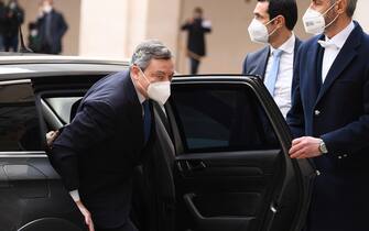 Former President of the European Central Bank Mario Draghi arrives for a meeting with Italian President Sergio Mattarella at the Quirinale Palace for consultations to form new government following the resignation of Prime Minister Giuseppe Conte, in Rome, Italy, 03 February 2021. ANSA/ ETTORE FERRARI / POOL



