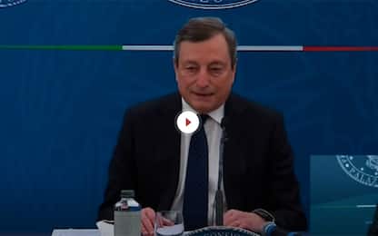 Draghi: "Mi vaccinerò con AstraZeneca, nessun dubbio". VIDEO