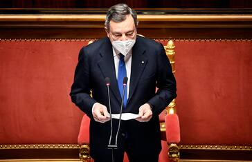 Covid, Draghi: “Pianificare aperture, dopo Pasqua per prima la scuola”