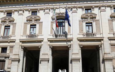 Revocato incarico al professor Vespa, accusato di stalking da Azzolina