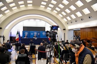 Italian Prime Minister, Mario Draghi, with President of the Superior Health Council, Franco Locatelli, attend a press conference on plan to fight Coronavirus Covid-19 pandemic, Rome, Italy, 08 April 2021. 
ANSA/RICCARDO ANTIMIANI