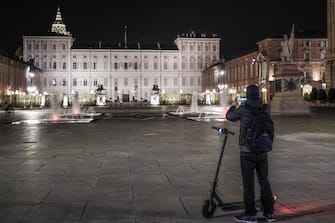 A view of downtown Turin, Italy, during the curfew, 23 April 2021. Night-time curfew aimed at preventing COVID-19 contagion continue to kick in at 10pm in Italy for the time being, although many regional governments and Matteo Salvini's League party have been pressing for the curfew to start at 11pm as the nation's COVID-19 restrictions are gradually relaxed. ANSA/ JESSICA PASQUALON