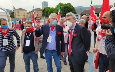 Il segretario generale della Cgil, Maurizio Landini, durante una manifestazione a Terni, 1 maggio 2021. ANSA/LIBEROTTI