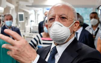 Il presidente della Regione Campania Vincenzo De Luca all'inaugurazione del reparto di terapia intensiva del Policlinico Vanvitelli a Napoli 28  giugno  2021
ANSA / CIRO FUSCO
