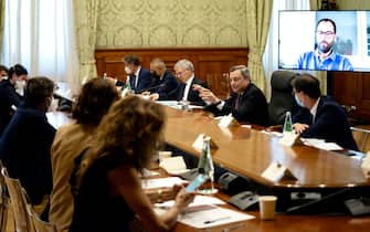 I ministri e Mario Draghi riuniti a Palazzo Chigi per la Nadef