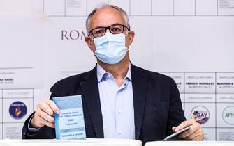 The center-left candidate for Mayor of Rome Roberto Gualtieri votes at a polling station for the municipal elections in Rome, Italy, 03 October 2021. ANSA/ANGELO CARCONI