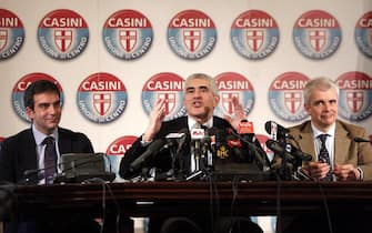 Roberto Occhiuto (s), Pier Ferdinando Casini e Marco Calgaro durante la conferenza stampa su ''temi di attualita' politica'', Roma, 8 gennaio 2013. ANSA/GIUSEPPE LAMI 