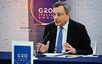 Il premier Mario Draghi alla conferenza stampa dopo il G20 sull'Afghanistan
