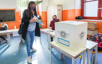 La sindaca uscente di Torino, Chiara Appendino, al voto per il ballottaggio del 17 e 18 ottobre 2021 ANSA/JESSICA PASQUALON