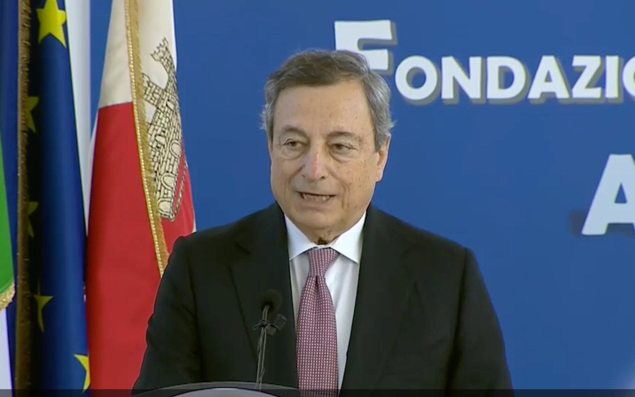 Draghi: “Investing in schools, young people are at the center of government action”