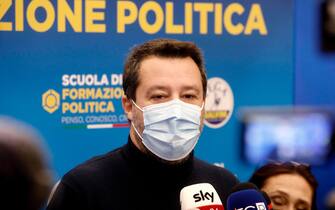 Il leader della Lega Matteo Salvini al punto stampa della scuola di formazione politica a palazzo Castiglioni a Milano, 6 novembre 2021.ANSA/MOURAD BALTI TOUATI