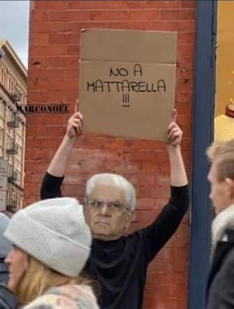 Un meme sulla rielezione di Sergio Mattarella al Quirinale