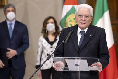 Mattarella rieletto presidente della Repubblica. Centrodestra spaccato