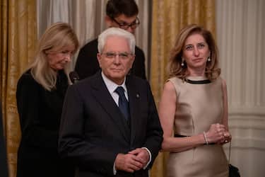 WASHINGTON, DC - OCTOBER 16: Italian President Sergio Mattarella and his daughter Laura Mattarella stand in the East Room of the White House on October 16, 2019 in Washington, DC. U.S. President Donald Trump hosted the Italian leader for an Oval Office meeting and a joint news conference, with an evening reception planned.  (Photo by Tasos Katopodis/Getty Images)