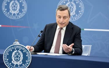 (210722) -- ROME, July 22, 2021 (Xinhua) -- Italian Prime Minister Mario Draghi attends a press conference in Rome, Italy, on July 22, 2021. The COVID Green Pass will be mandatory to enter restaurants, cafes and other eateries in Italy starting from Aug. 6, the government announced Thursday. (Xinhua) - Xinhua -//CHINENOUVELLE_CnyztpE007019_20210723_PEPFN0A001/2107230832