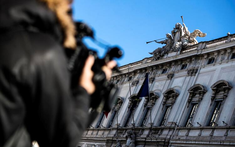 L’eutanasia in Europa, in quali Paesi è legale e in quali no Sky TG24