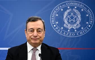 Italian Prime Minister, Mario Draghi, attends a press conference after the cabinet meeting to illustrate the new measures to contain the rise of energy's cost, Rome, Italy, 18 February 2022. 
ANSA/RICCARDO ANTIMIANI