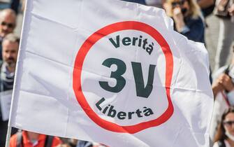 *NO WEB* NO QUOTIDIANI* Roma, manifestazione alla Bocca della Verità del movimento 3V no mask contro l'obbligo del vaccino e l'uso della mascherina  di protezione.