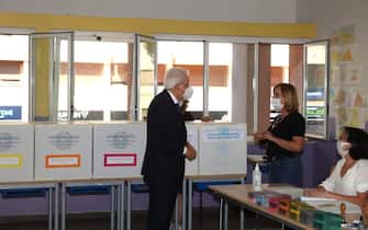 Italian President Sergio Mattarella during the voting operations in a polling station for the municipal elections and to vote on five referenda regarding justice in Palermo, Sicily island, Italy, 12 June 2022.
ANSA/IGOR PETYX