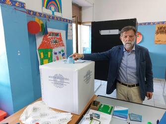 Valerio Donato al voto, Catanzaro, 26 giugno 2022. ANSA/ UFFICIO STAMPA ++HO - NO SALES EDITORIAL USE ONLY++