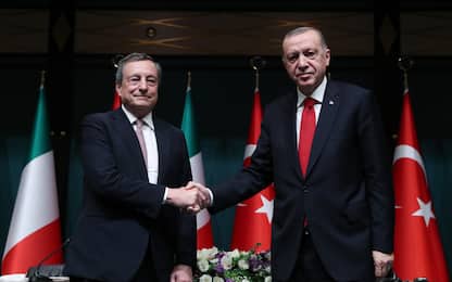 Draghi in Turchia, incontro con Erdogan: "Uniti nel sostegno a Kiev"