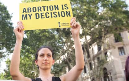 Aborto, governatore West Virginia firma bando quasi totale
