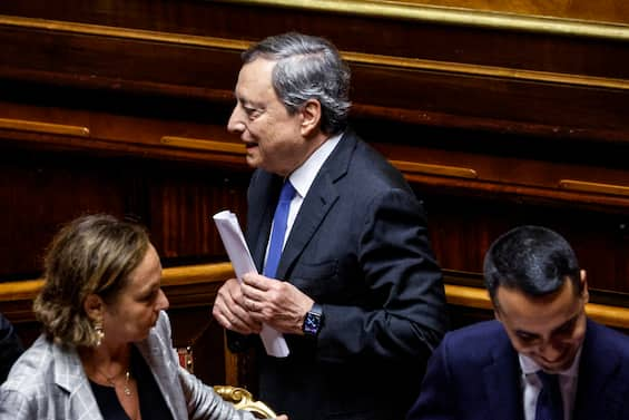 Government crisis, latest news: Draghi in the Senate and in the House for trust.  DIRECT