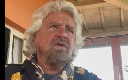M5S, torna Beppe Grillo: "Due mandati sono luce nella tenebra"