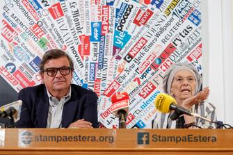 Carlo Calenda e Emma Bonino alla Stampa Estera durante la conferenza stampa organizzata da Azione-Più Europa, Roma, 25 Luglio 2022. ANSA/GIUSEPPE LAMI