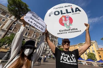 Giuseppe Cirillo in fila per depositare il simbolo del partito. Roma 12 agosto 2022 
ANSA/MASSIMO PERCOSSI
