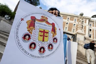Mirella Cece in fila per depositare il simbolo del partito, Roma, 12 agosto 2022. 
ANSA/MASSIMO PERCOSSI