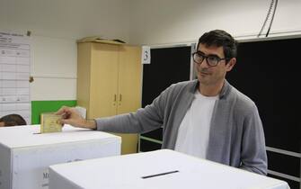Secretary of Italian party  Sinistra italiana  (SI), Nicola Fratoianni, votes in the Italian general election at a polling station in Foligno, Italy, 25 September 2022. Italy holds its general snap election on 25 September following its prime minister's resignation in July. Final results are expected to be announced on 26 September. 
ANSA/GIANLUIGI BASILETTI