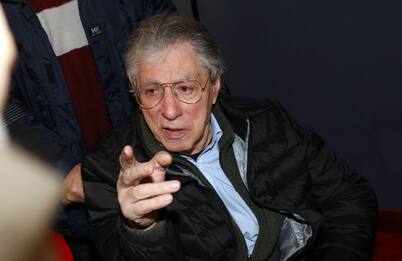 Bossi: "Sono in ospedale ma non preoccupatevi, sto bene"
