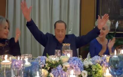 Berlusconi, sui social i video della cena di compleanno