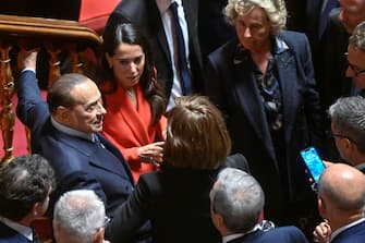 Silvio Berlusconi con Licia Ronzulli, Stefania Craxi e alcuni senatori di Forza Italia, durante la seduta del Senato, Roma, 13 ottobre 2022.
ANSA/ALESSANDRO DI MEO