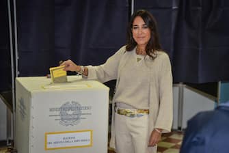 Senator Licia Ronzulli casts her ballot in a polling station, Milan, Italy, 25 September 2022. Italy holds its general snap election on 25 September following its Prime Minister's resignation in July. Final results are expected to be announced on 26 September.   ANSA / Matteo Corner