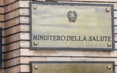 La sede del Ministero della Salute dove Ë in corso una riunione sul vaccino J&J, Roma, 13 aprile 2021. ANSA/FABIO FRUSTACI