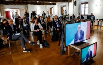 Il segretario del Partito Democratico, Enrico Letta (monitor) durante la riunione della segreteria del partito, Roma 27 ottobre 2022.
ANSA/FABIO FRUSTACI