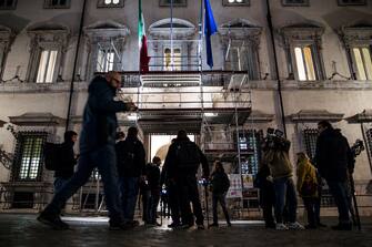 Una veduta esterna di Palazzo Chigi durante il Consiglio dei Ministri, Roma, 21 novembre 2022. In Cdm anche dl Iva e accise carburanti, enti locali e Marche. ANSA/ANGELO CARCONI